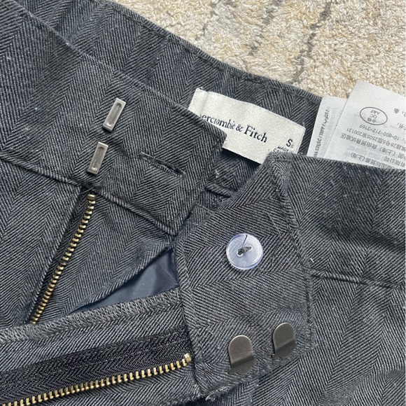 Abercrombie and Fitch grey houndstooth trousers - Picture 4 of 4